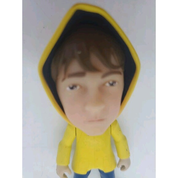 George Denbrough 3" Figure  IT Stephen King Horror  Movie 1986 Film Yellow Coat - Picture 2 of 8